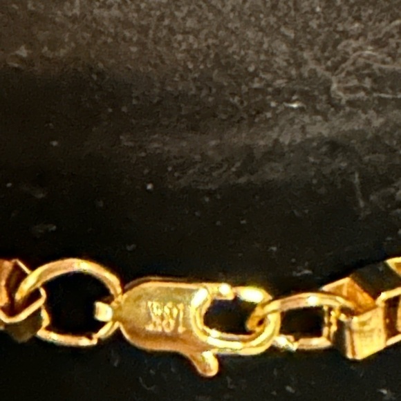 18 k gold plated European 4 mm box chain necklace. 20 inches - Picture 2 of 5